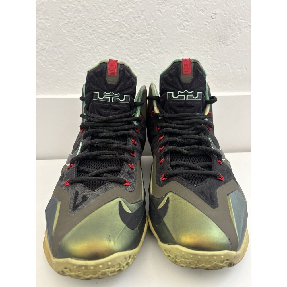 Nike LeBron 11 King’s Pride Men’s Size 10